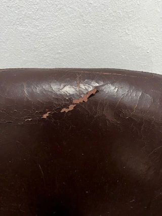 Sillón de cuero marrón para restaurar