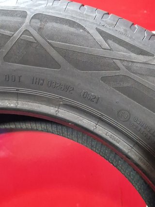 [R. 1972] - 215 65 17 99V NEUMÁTICOS CONTINENTAL
