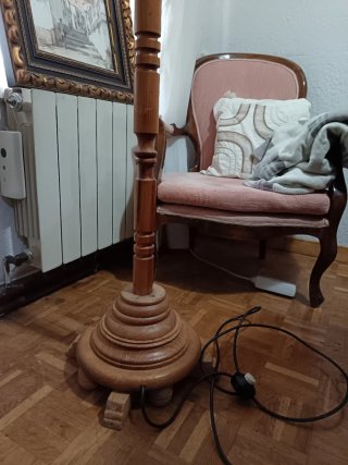 Lámpara de pie.  Recoger en Madrid