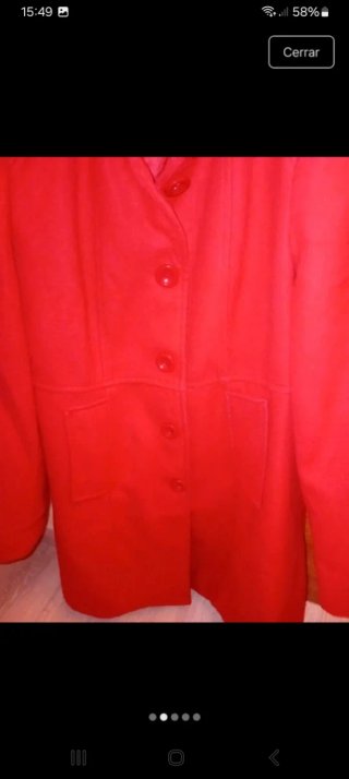Abrigo rojo de paño