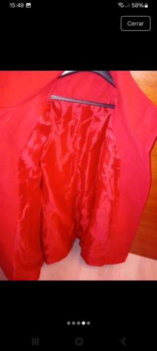 Abrigo rojo de paño