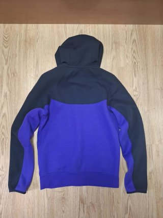 Sudadera Nike Tech Fleece Negra y Morada