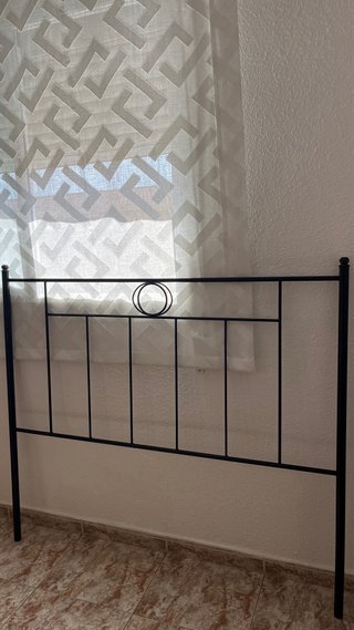 Conjunto de cama, cabezal y somier
