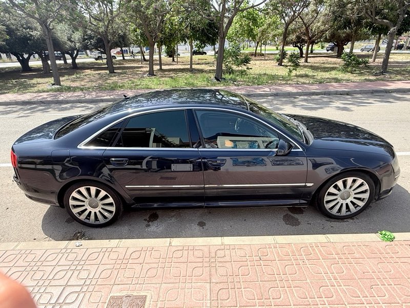 Audi A8 2004 - foto 1