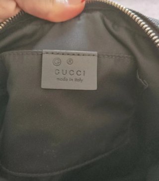 Borsa a tracolla Gucci nera e rossa