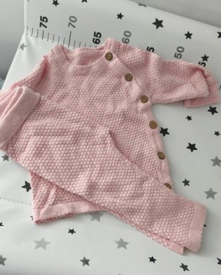 Conjunto bebé rosa punto botones