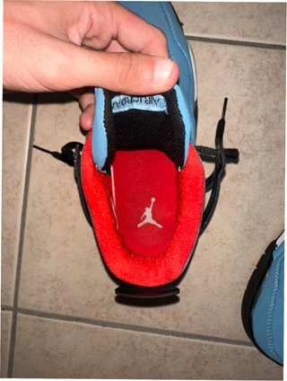 Nike Air Jordan 4 Retro x Travis Scott 44