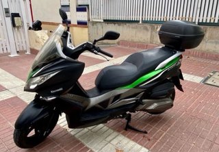Kawasaki J300 +Baúl +Manta Tucano