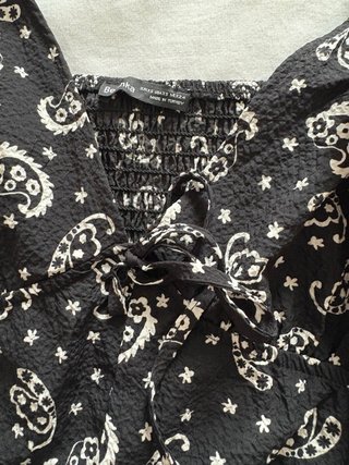 Mono corto negro con estampado