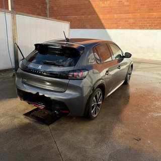 Peugeot 208 2021