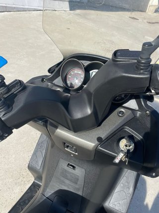 Kymco Maxi Scooter Plata/Negra Automática Euro 3