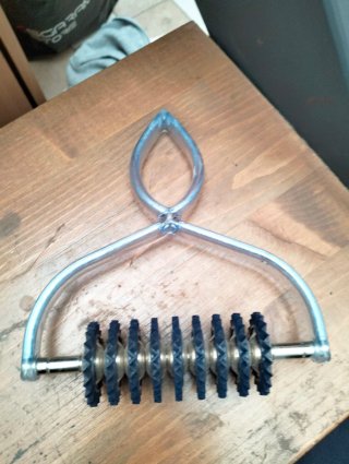 Attrezzo cucina rulli metallo plastica