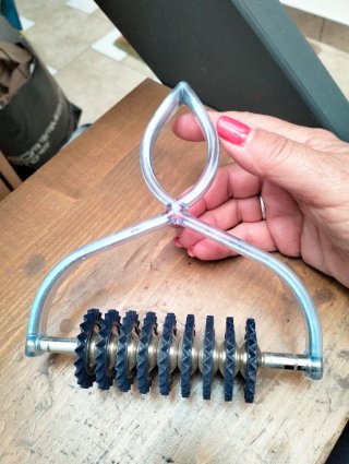 Attrezzo cucina rulli metallo plastica