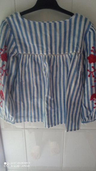 Camiseta niña rayas y bordado floral