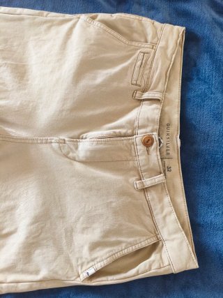 Pantalón chino Quiksilver beige