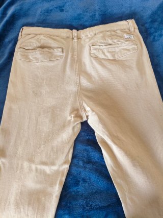 Pantalón chino Quiksilver beige