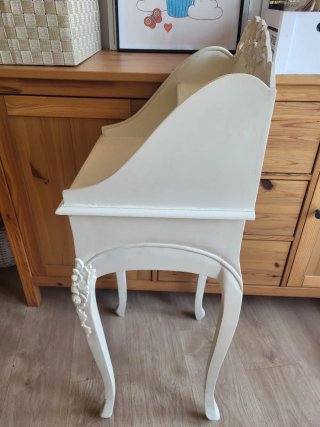Consola pequeña de madera con cajón