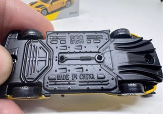 BMW M4 GT3 1:64 CCA Amarillo Nuevo