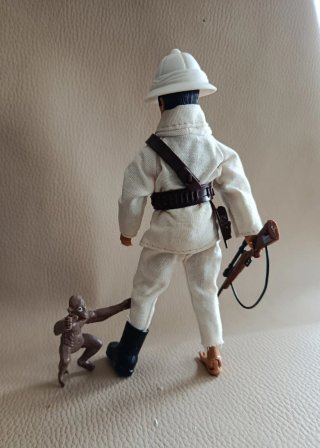 Madelman Safari Cazador Explorador con Mono