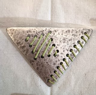 Ciondoli etnico triangolare e quadrato