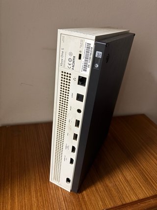 Xbox One S Blanca + Mando