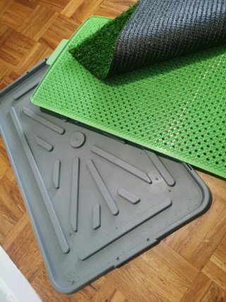 Alfombrilla para mascotas césped + bandeja