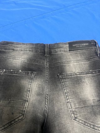 Pantalón Supply & Demand gris desgastado