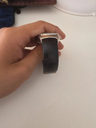 Reloj M Quartz con Bisel Brillante