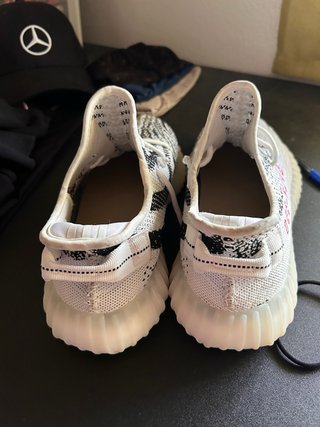 Adidas Yeezy Boost 350 V2 Zebra