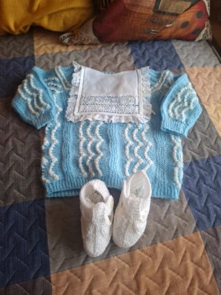 Conjunto Bebé Tejido a Mano.  Nuevo  a estrenar.