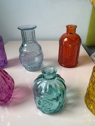 Juego de 7 jarrones de cristal de colores