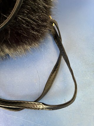 Bolso negro pelo