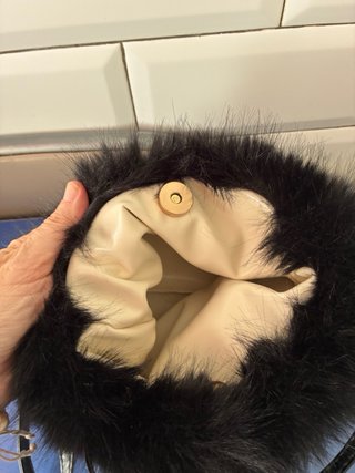 Bolso negro pelo