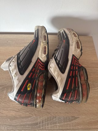 Nike Air Max Plus TN Beige/Negro/Rojo
