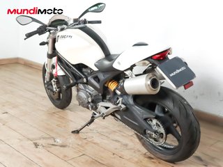 DUCATI MONSTER 696