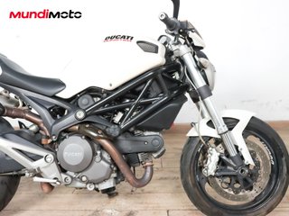 DUCATI MONSTER 696