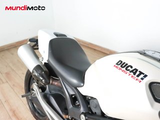 DUCATI MONSTER 696
