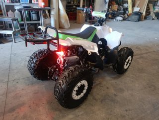 Quad infantil blanco y verde