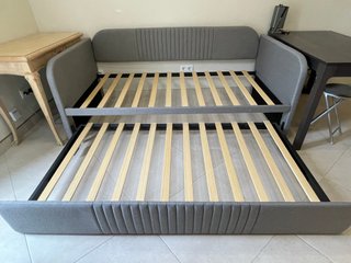 Sofá Cama Gris Extensible + Colchones