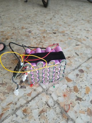 Batería 25v 500w seminueva