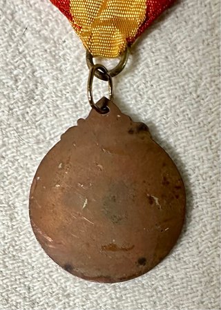 Muy escasa medalla de tropas Regulares Indigenas.