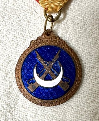 Muy escasa medalla de tropas Regulares Indigenas.