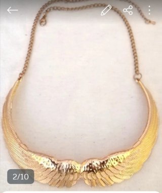 Collar alas dorado
