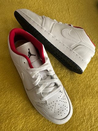 Nike Air Jordan 1 Low Rojas y Blancas