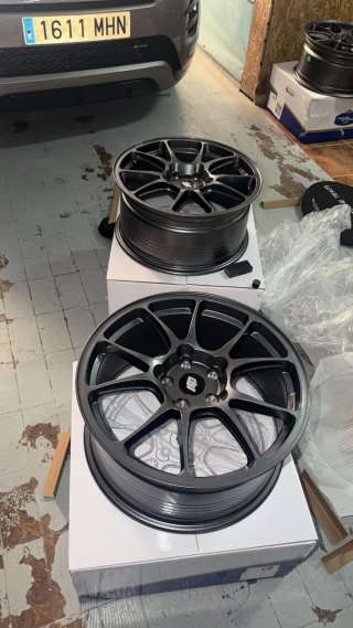 Llantas Racing Division Trofeo 18x8.5 ET45 5x112