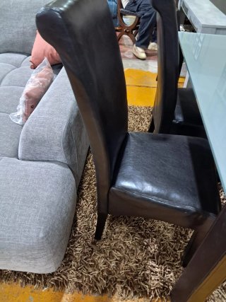 Mesa cristal extensible + 4 sillas polipiel