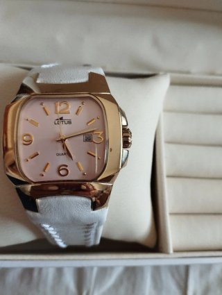 Reloj Lotus