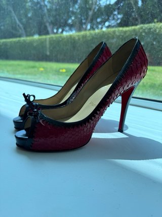 Zapatos Christian Louboutin Peep Toe Rojos