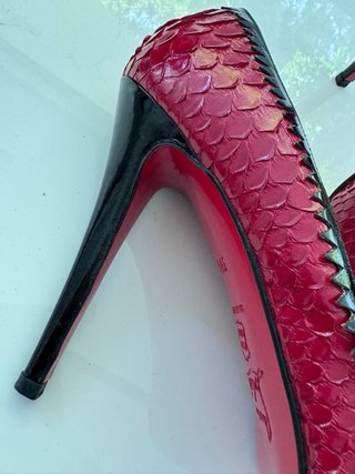 Zapatos Christian Louboutin Peep Toe Rojos