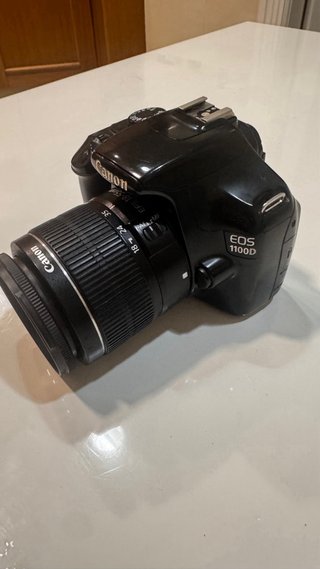 Canon EOS 1100D + Objetivo EFS 18-55mm